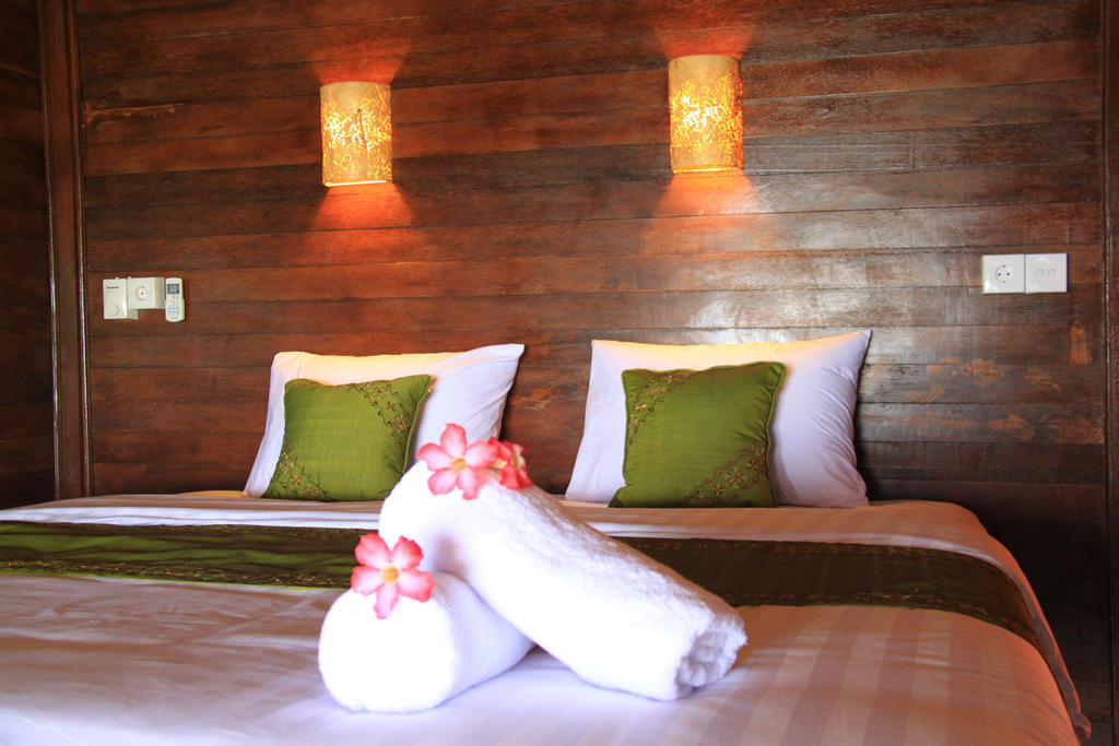 Twilight Ceningan Hotel นูซาเลมโบงัน ภายนอก รูปภาพ